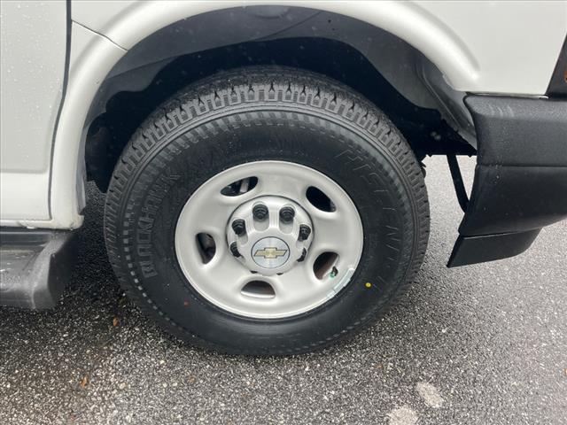 2022 Chevrolet Express LS