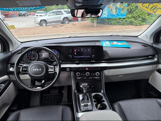 2023 Kia Carnival LX