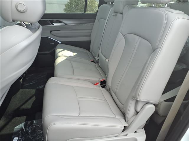 2025 Jeep Wagoneer Base