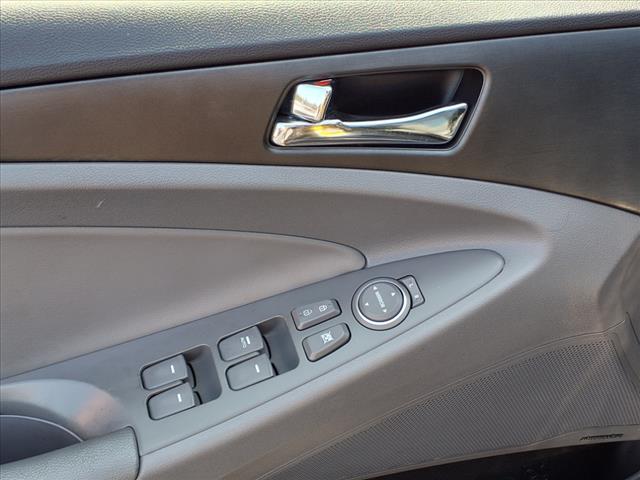 2012 Hyundai SONATA SE