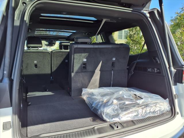 2025 Jeep Wagoneer Base