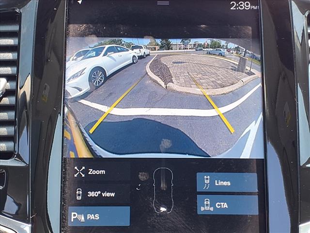 2022 Volvo XC90 T6 Momentum