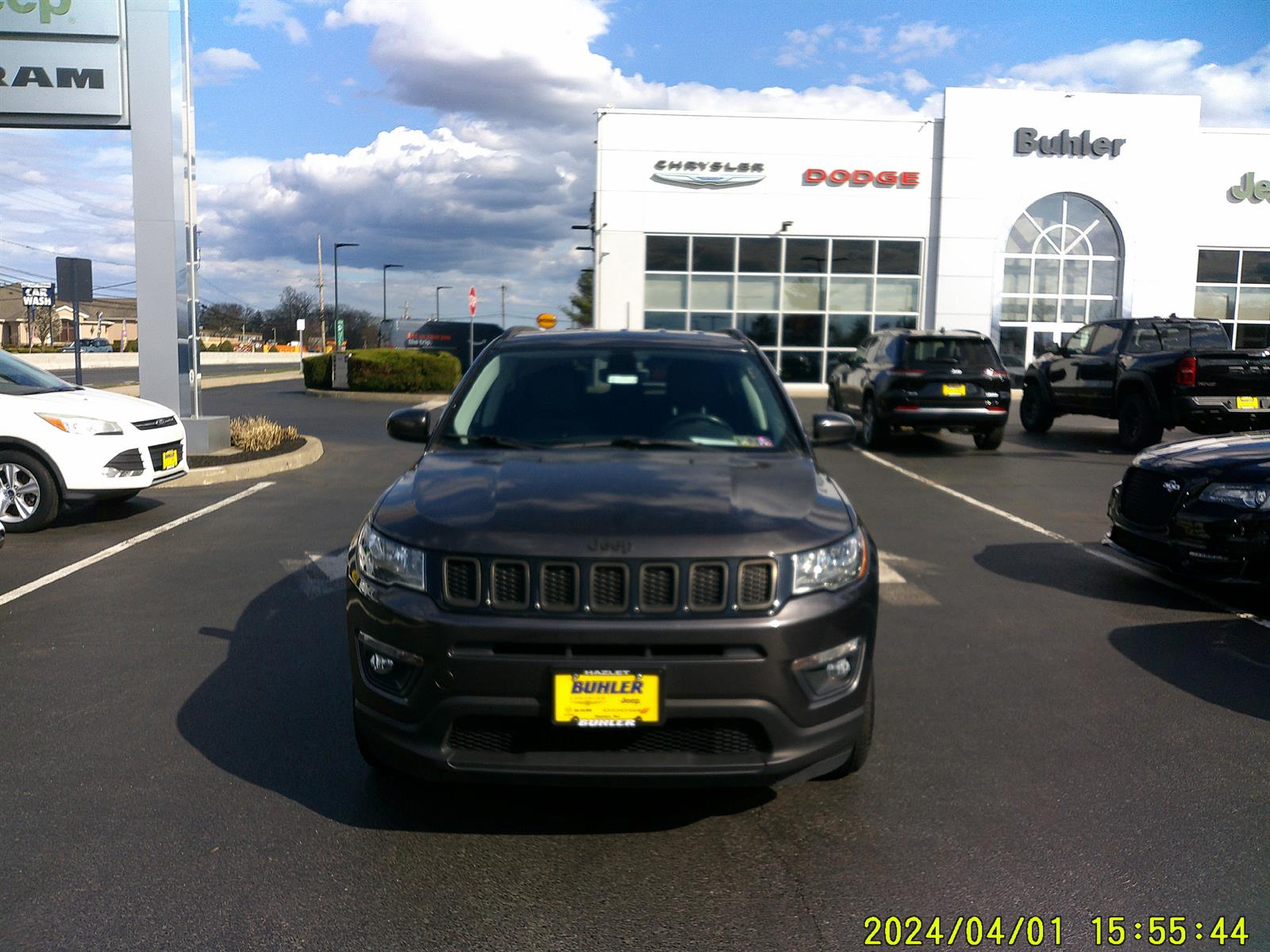 Gray (Granite Crystal Metallic Clearcoat) 2018 Jeep Compass Latitude 4WD SUV / Crossover Four-Wheel Drive 6-Speed Manual