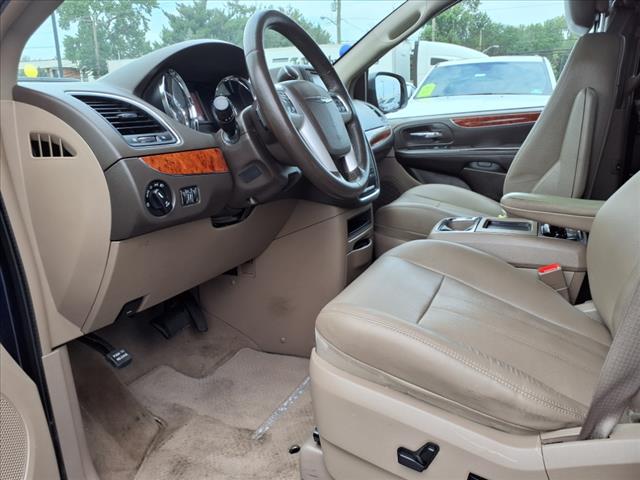 2015 Chrysler Town and Country Touring