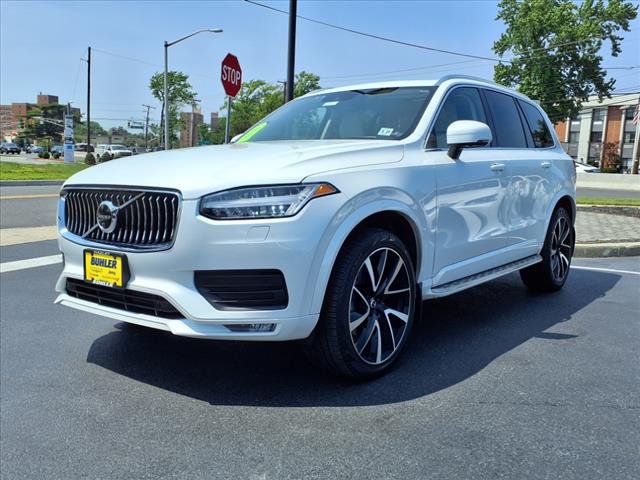 2022 Volvo XC90 T6 Momentum