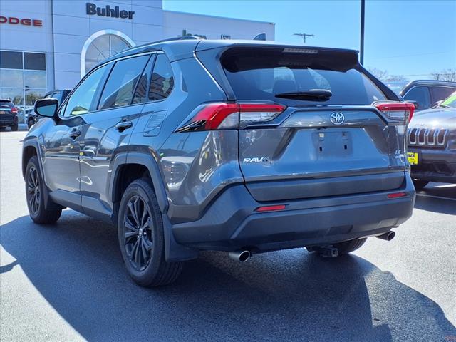 2020 Toyota RAV4 LE