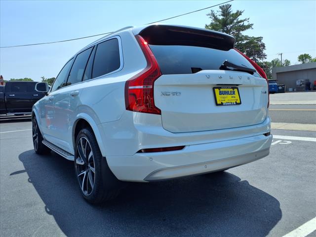 2022 Volvo XC90 T6 Momentum