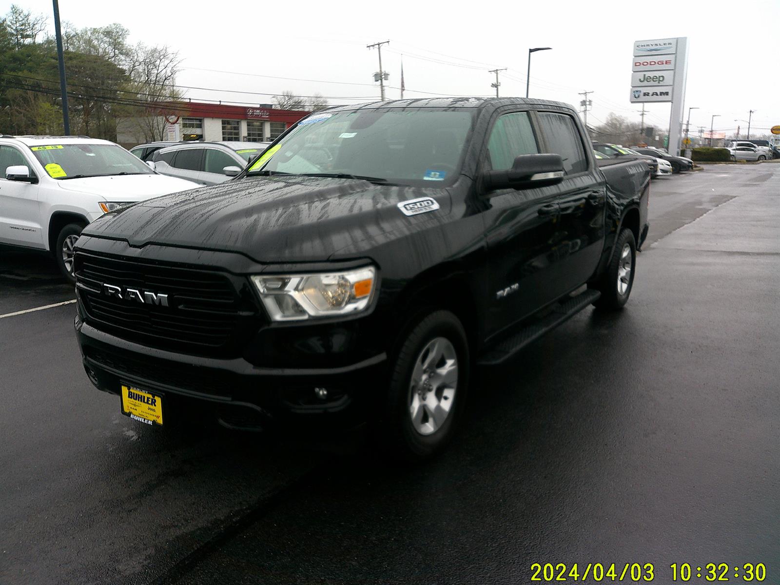 View vehicle photo 5