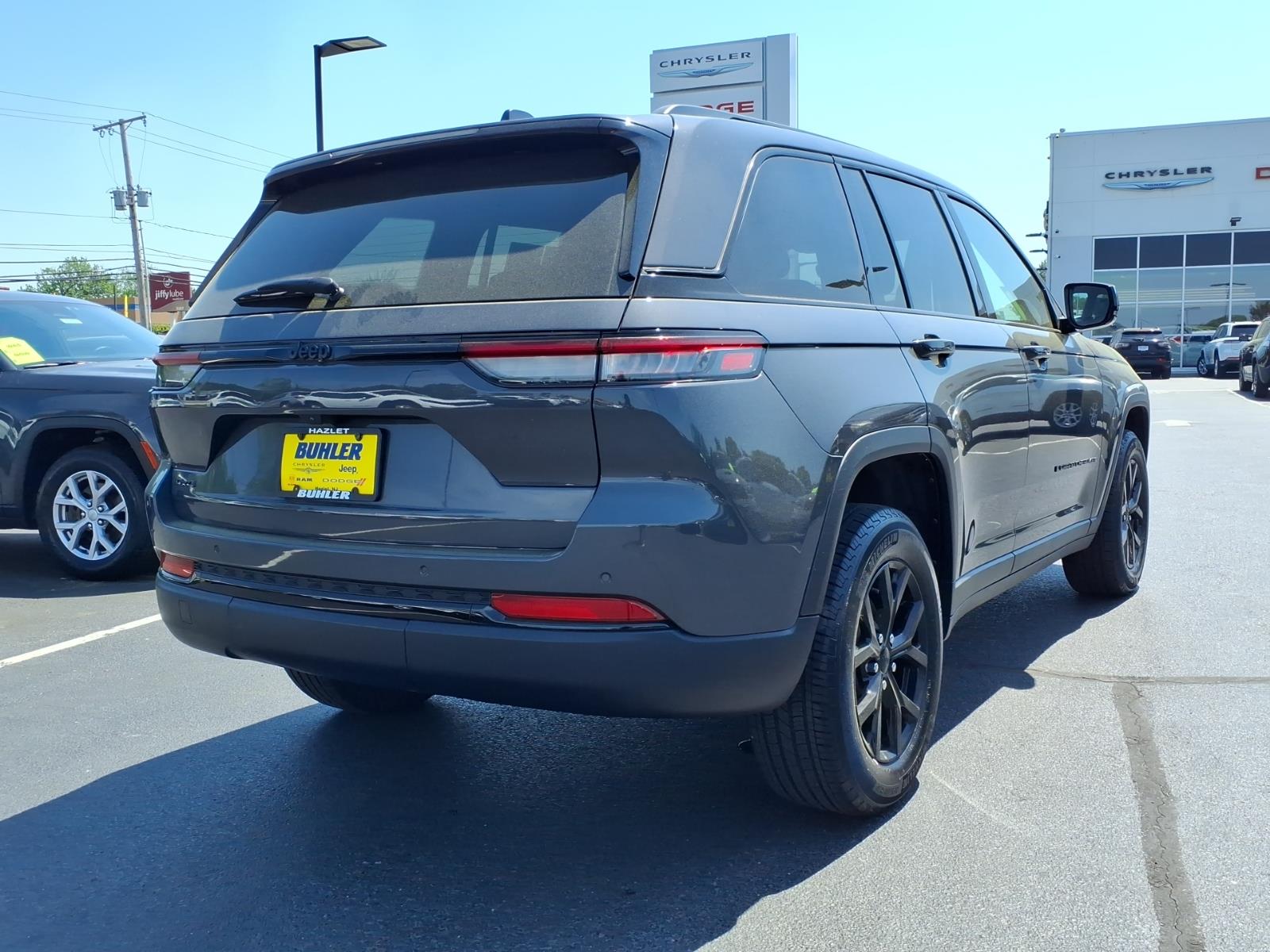 View vehicle photo 6