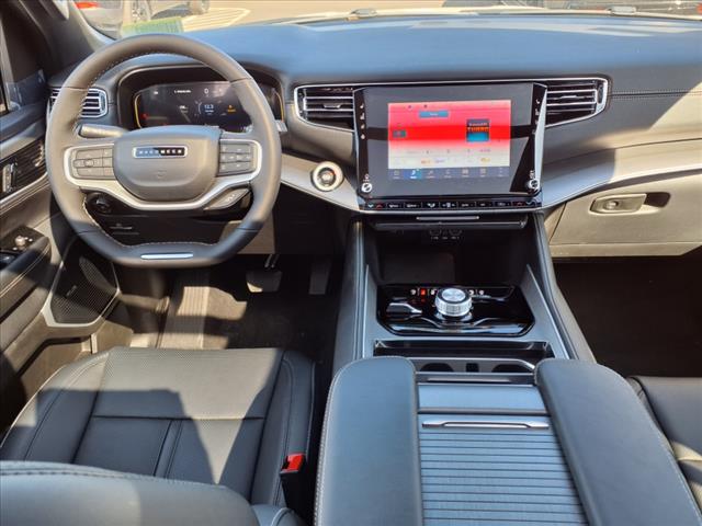 2025 Jeep Wagoneer Base