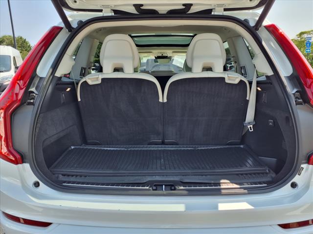 2022 Volvo XC90 T6 Momentum