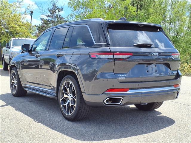 2022 Jeep Grand Cherokee Summit