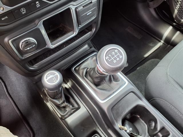 2022 Jeep Gladiator Sport