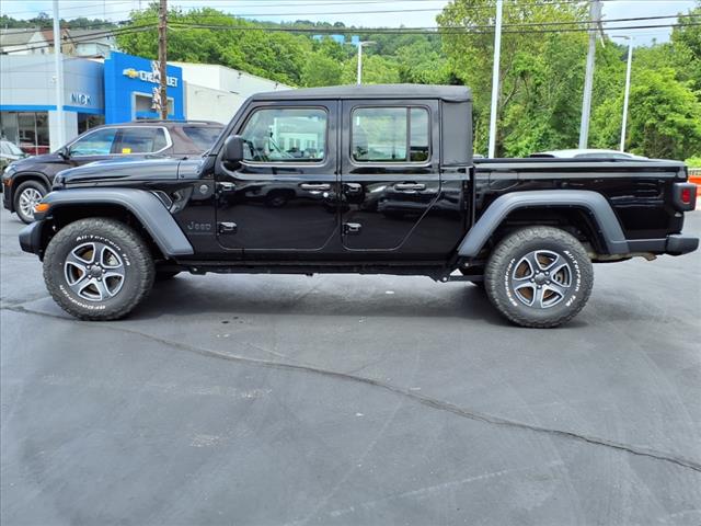 2022 Jeep Gladiator Sport
