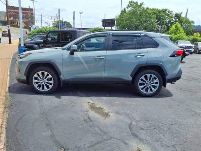 2022 Toyota RAV4 XLE Premium