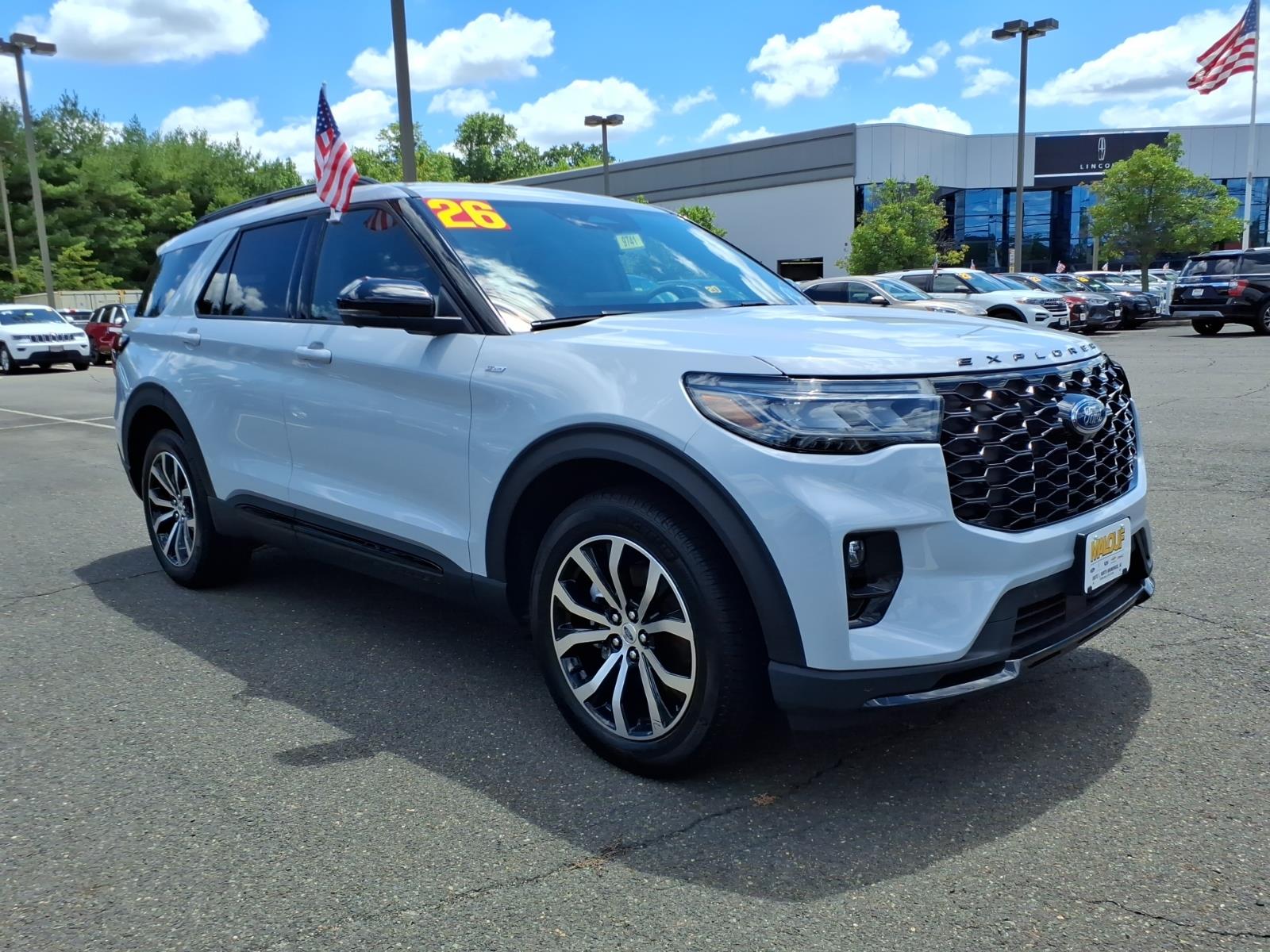 Space White Metallic 2026 Ford Explorer SUV / Crossover All-Wheel Drive Automatic