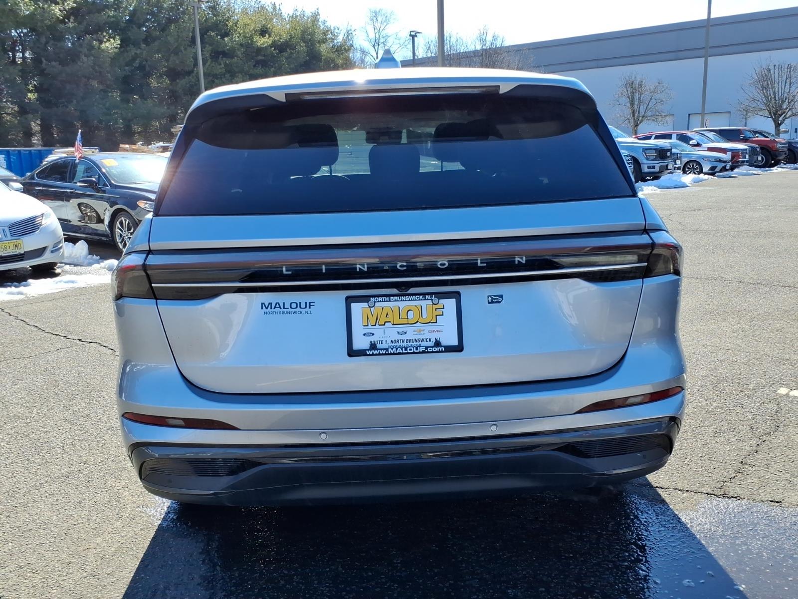 View vehicle photo 5
