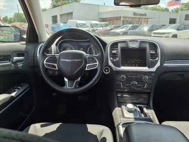 2022 Chrysler 300 Touring