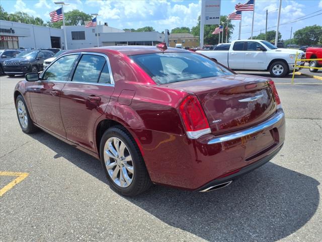 2022 Chrysler 300 Touring