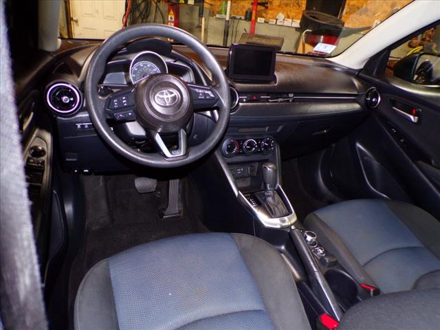 2020 Toyota Yaris Hatchback LE