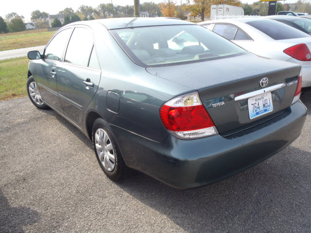 Preowned 2005 TOYOTA Camry LE for sale by Creekside Auto and Tire in Elizabethtown, KY