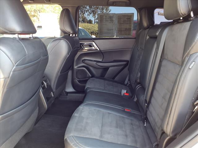2023 Mitsubishi Outlander SE Black Edition