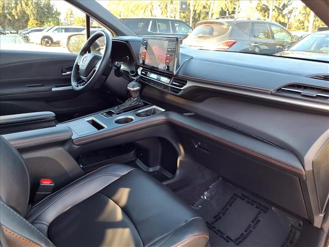 2021 Toyota Sienna XSE 7 Passenger