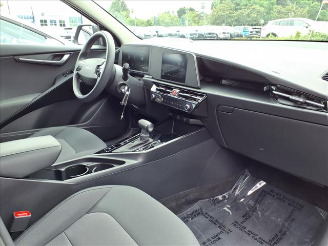2025 Kia Niro LX