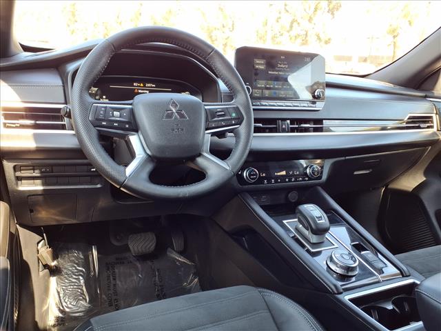 2023 Mitsubishi Outlander SE Black Edition