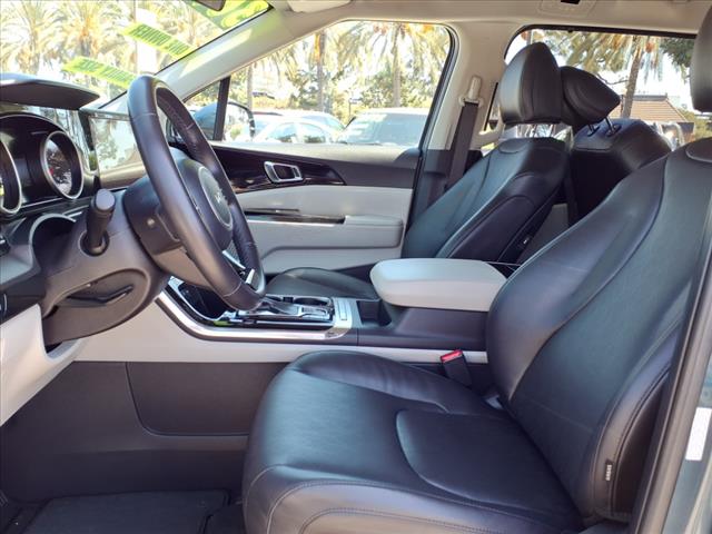 2024 Kia Carnival EX