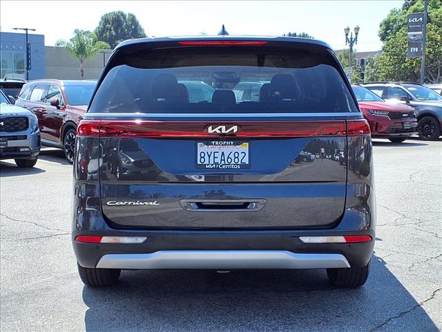 2022 Kia Carnival LXS