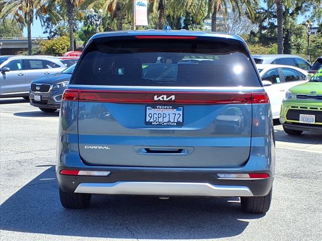 2024 Kia Carnival EX