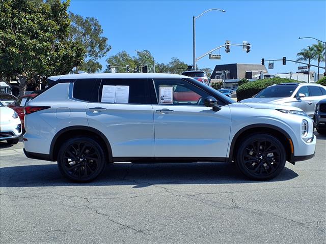 2023 Mitsubishi Outlander SE Black Edition