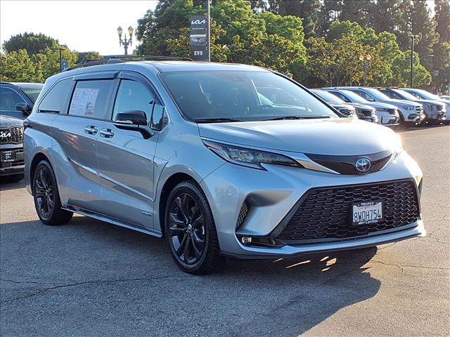 2021 Toyota Sienna XSE 7 Passenger