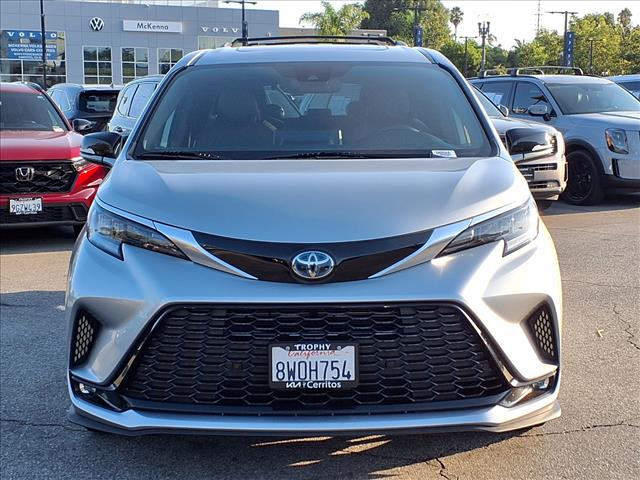 2021 Toyota Sienna XSE 7 Passenger
