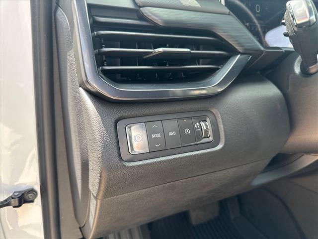2025 GMC Acadia AT4