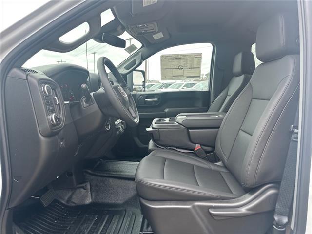 2025 GMC Sierra 3500HD CC Pro