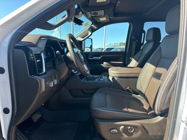 2025 GMC Sierra 3500HD Denali