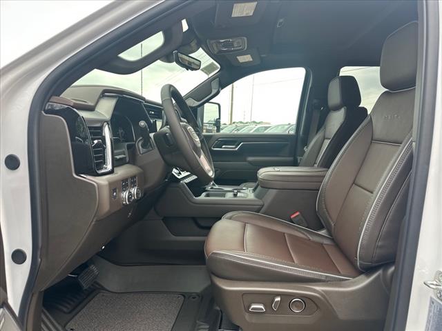 2025 GMC Sierra 3500HD Denali