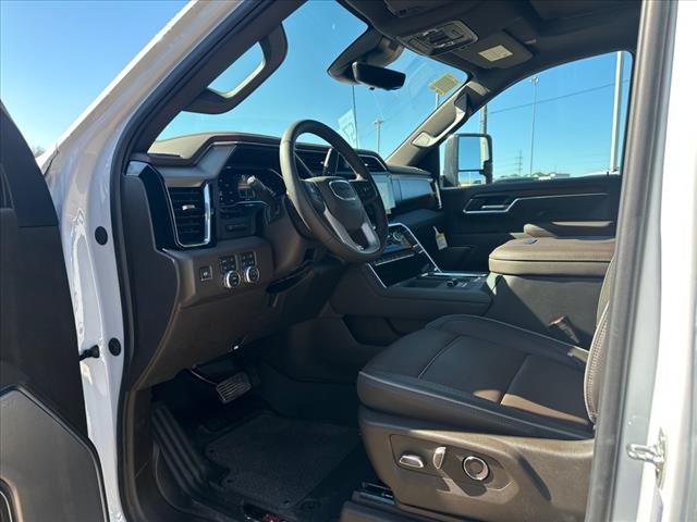 2025 GMC Sierra 3500HD Denali