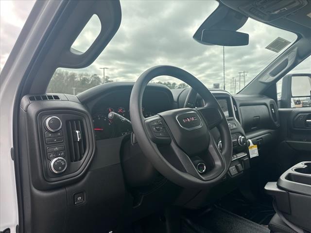 2025 GMC Sierra 3500HD CC Pro
