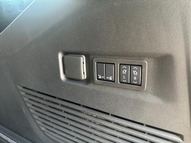 2025 GMC Yukon XL AT4