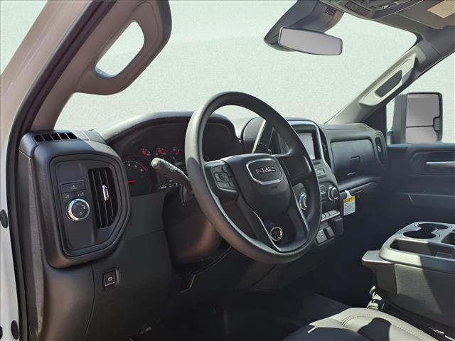2025 GMC Sierra 2500HD Pro