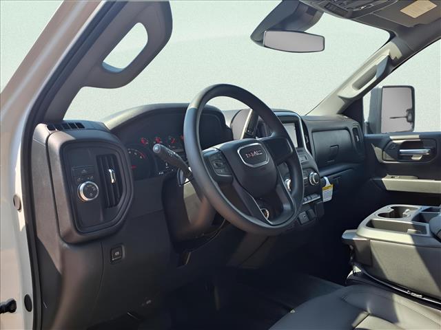 2025 GMC Sierra 2500HD Pro