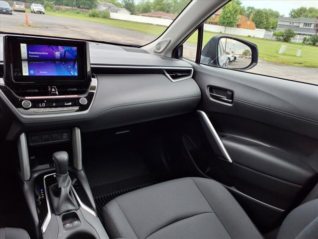 2025 Toyota Corolla Cross LE