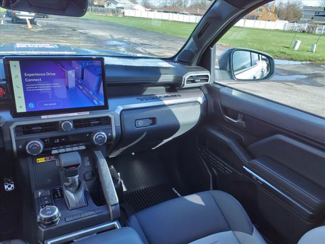 2025 Toyota Tacoma TRD Sport HV