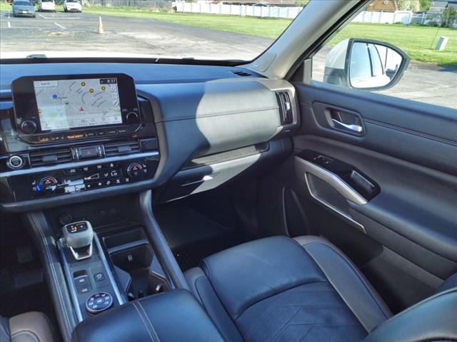 2023 Nissan Pathfinder Platinum