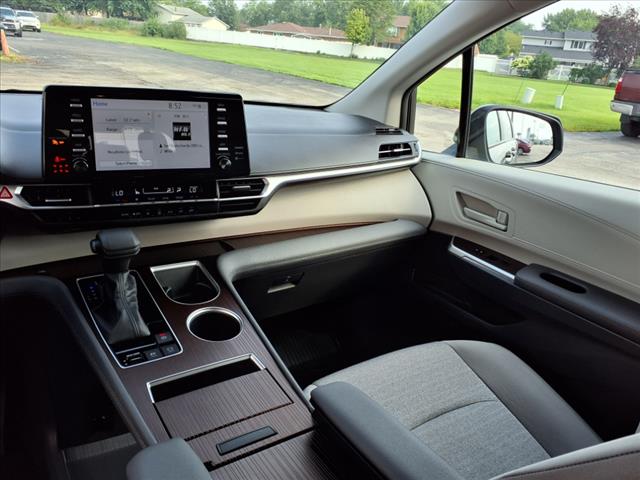 2024 Toyota Sienna LE 8-Passenger