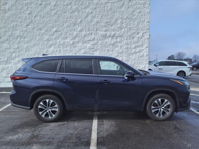 2024 Toyota Highlander LE