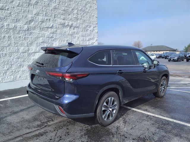 2024 Toyota Highlander LE